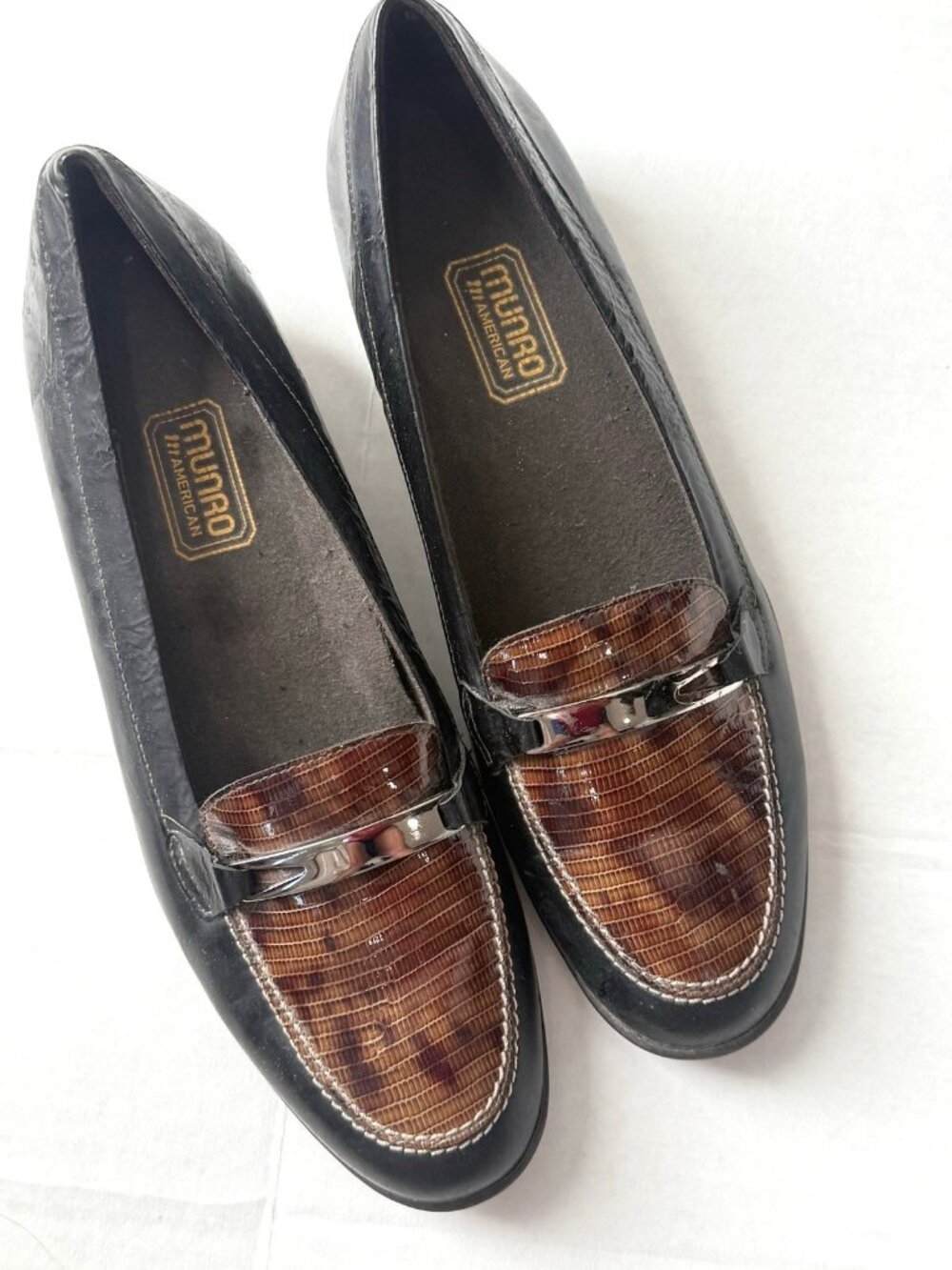 MUNRO Black/Brown Leather Snakeskin Print Slip On Loafers Size 9